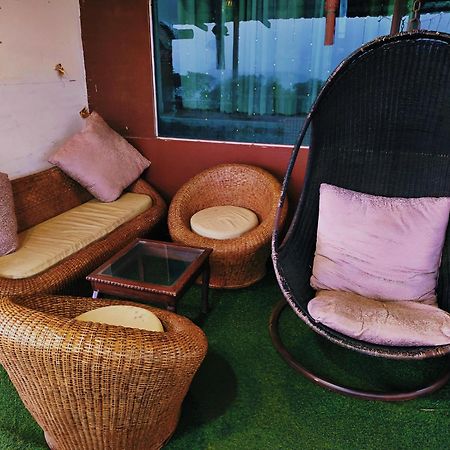 Forrest Homestay Villa Bhor Eksteriør bilde
