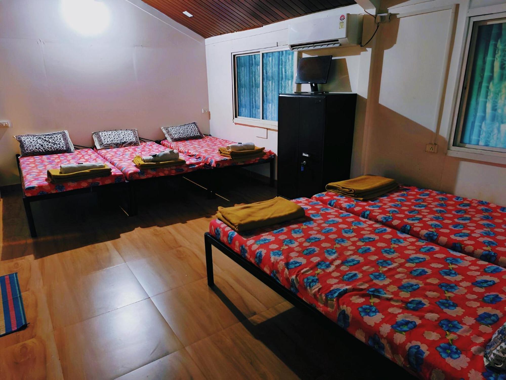 Forrest Homestay Villa Bhor Eksteriør bilde
